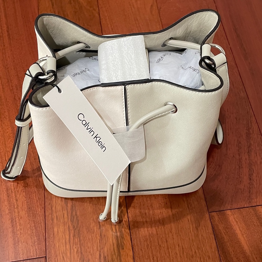NWT Calvin Klein shoulder bag